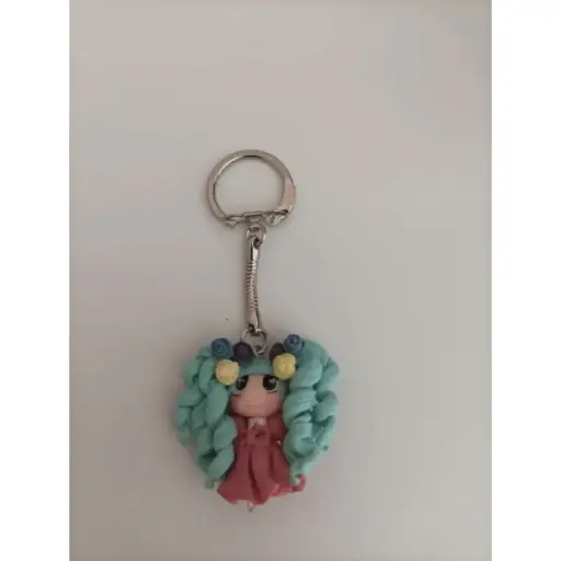 Porte-clé - Petite fille en pâte fimo