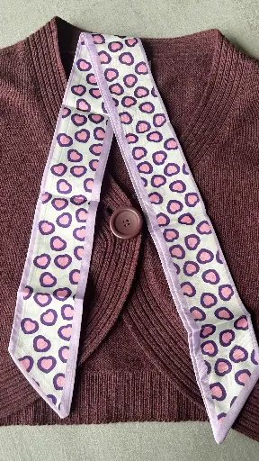 Foulard à cœurs