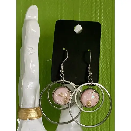 Boucle d'oreilles - Cabochon Rose à paillettes 