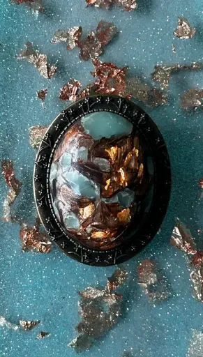 Broche en pierre de régalite